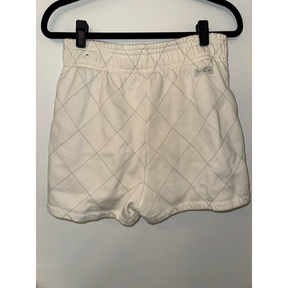 Nike Sportswear Fleece Lined Quilted Diamond Cream Sweat Shorts Women's Large - Picture 3 of 7